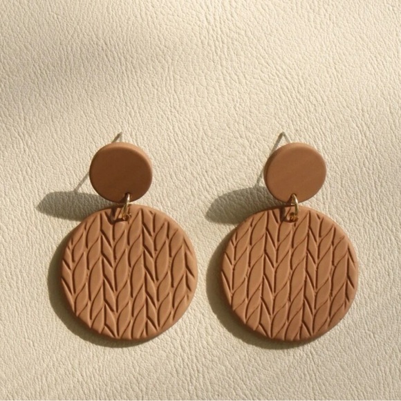 Brown acrylic, round drop earrings - Picture 1 of 6